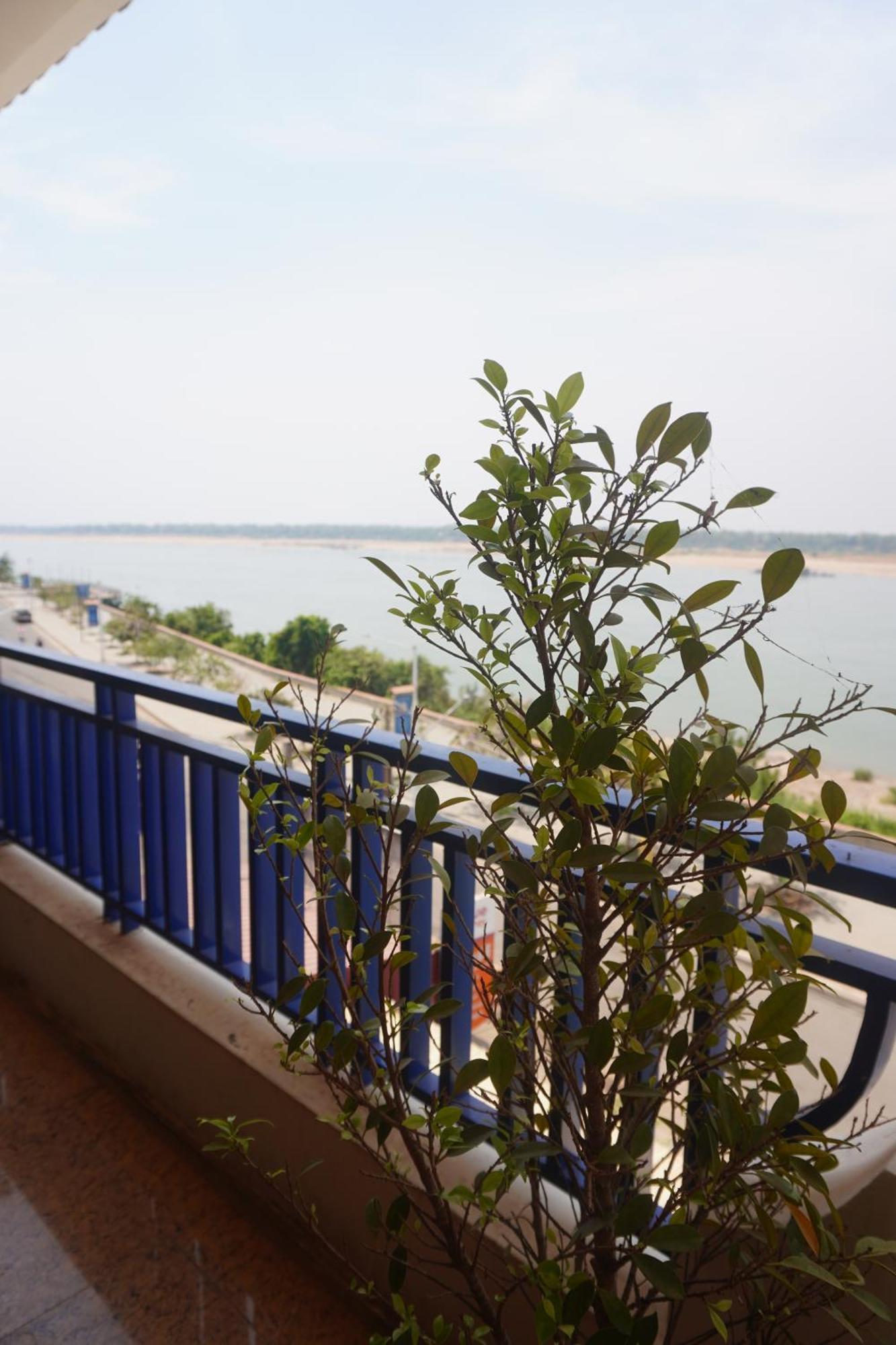 Le Tonle Hotell Kratie Exteriör bild
